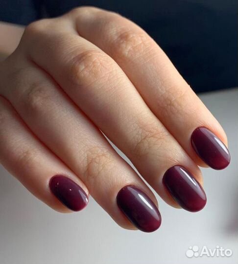 Услуги маникюра и педикюра