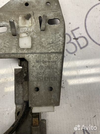 Стеклоподъёмник задний левый VW Passat B3