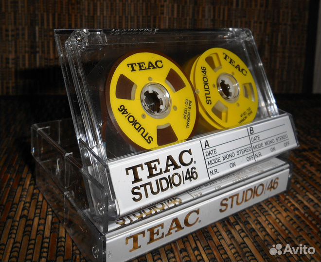 Аудио кассеты с катушками бобинками