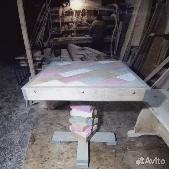 Столик маникюрный.журнальный