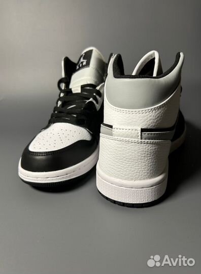 Кроссовки Nike Air Jordan 1 Black & White Люкс