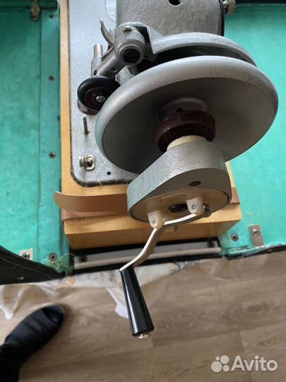 Швейная машинка с ручным приводом Подольск 2м-34