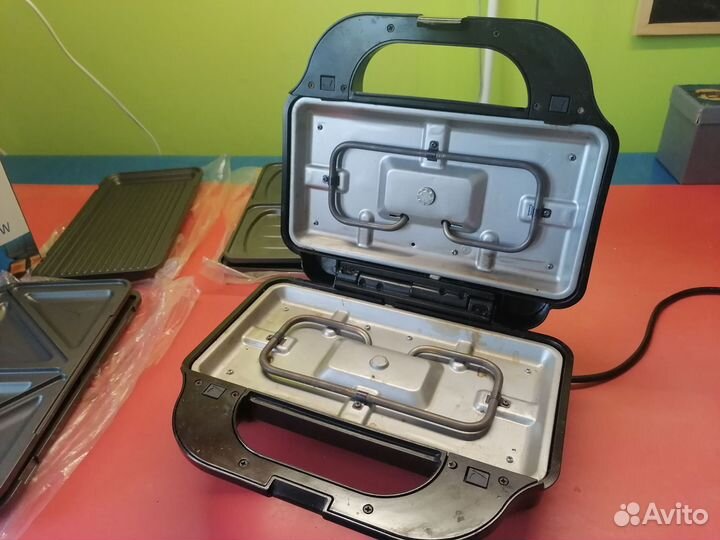 Вафельница мультипекарь Vitek