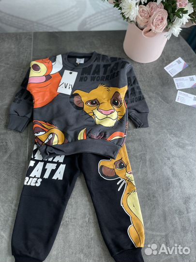 Костюм на мальчика 128 см