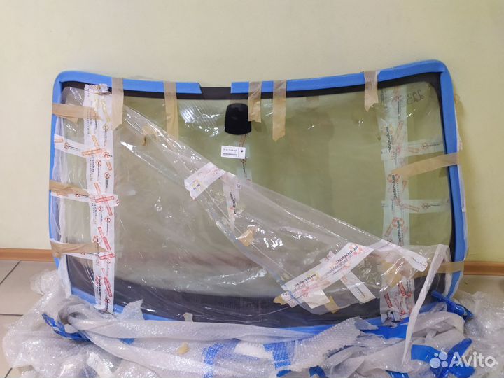 Стекло лобовое BMW 3 E90/E91 2005