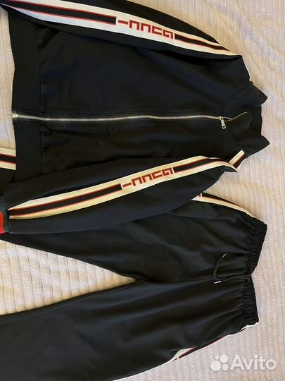 Спортивный костюм женский