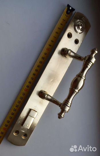 Дверная ручка 