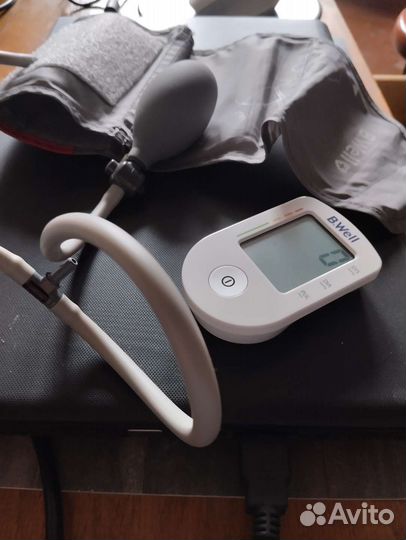 Тонометр полуавтоматический