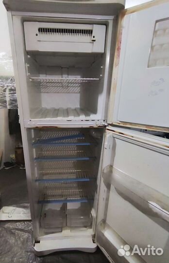 Холодильник бу Indesit