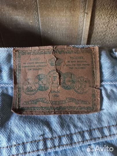 Джинсы и жилетка