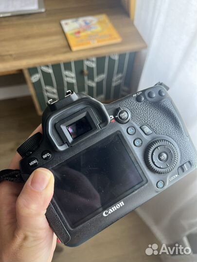 Зеркальный фотоаппарат canon 6d