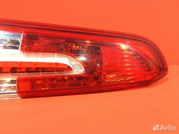 Фонарь для Ford C-MAX shda (Б/У)