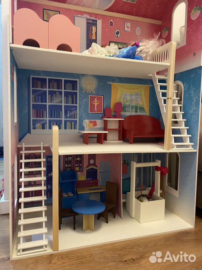 Кукольный домик с мебелью