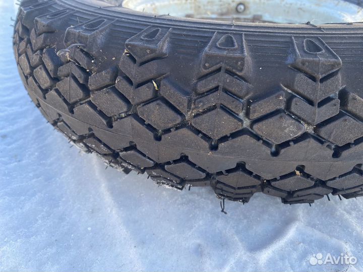 Колесо для прицепа пчелка и сельхоз техники