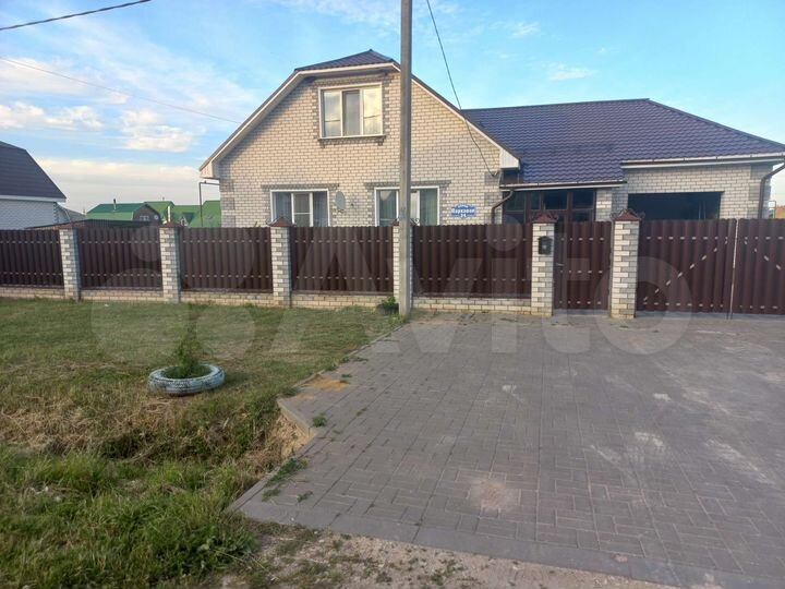 Коттедж 180 м² на участке 11 сот.