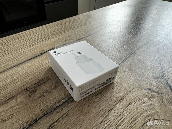 Оригинальная быстрая зарядка 20w на iPhone