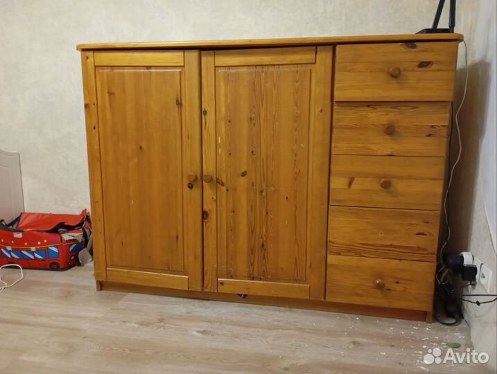 Мебель из натурального дерева