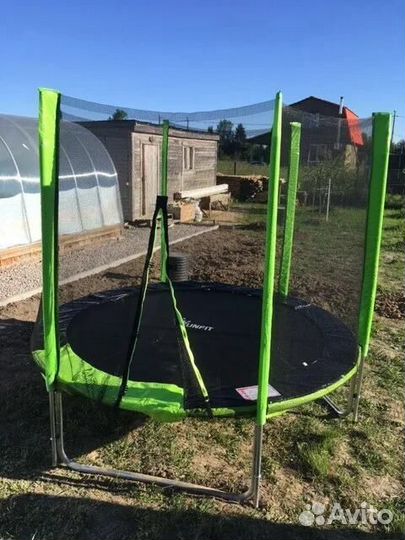 Батут с защитной сеткой