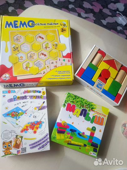 Развивающие игрушки 4 шт + палитра для красок