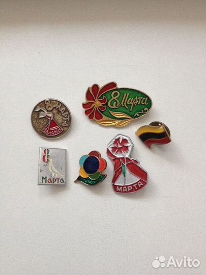 Значки 8 марта