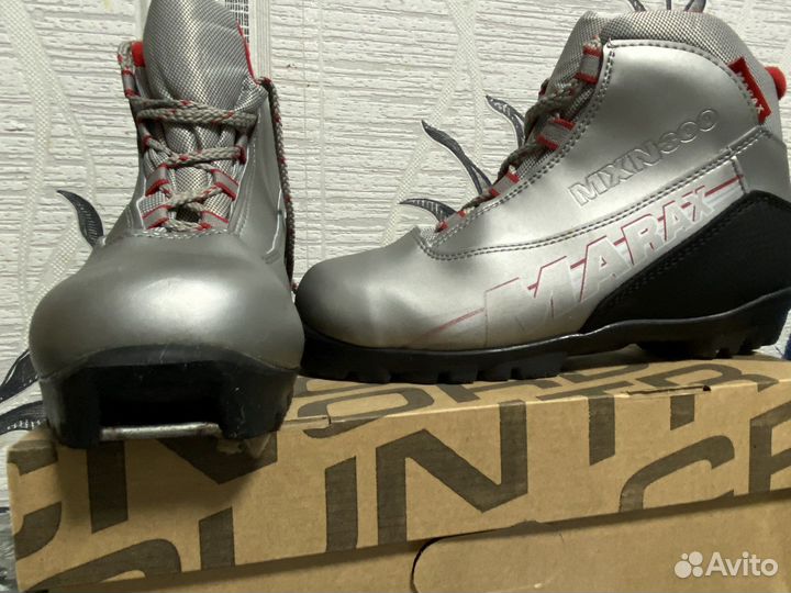 Лыжные ботинки