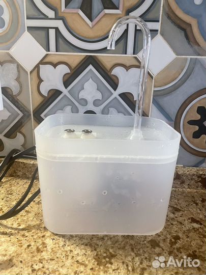 Фонтан поилка для кошек