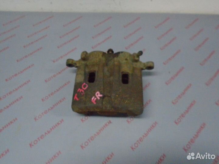 Nissan 41001-8H300 Суппорт тормозной, правый