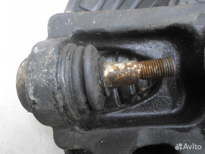 Кулак поворотный правый Mercedes M-klasse W163