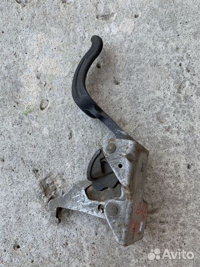 Крюк капота захватный бмв е46 купе