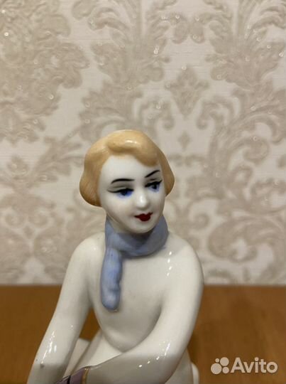 Фарфоровая статуэтка «Конькобежка (зкх Полонне)»