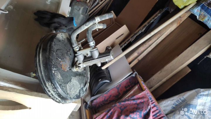 Вакуумный усилитель тормозов с тормозным целиндром