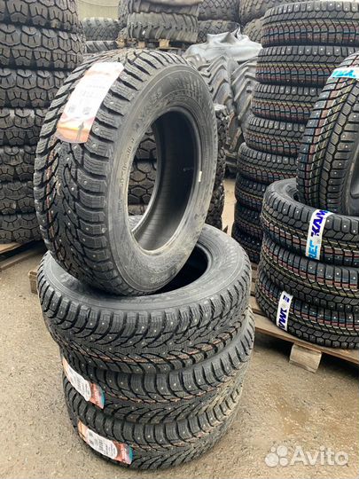 Nokian Tyres Hakkapeliitta 9 SUV 215/65 R16