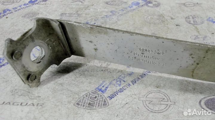 Лента крепления бензобака правая Audi A6 C5 1997-2