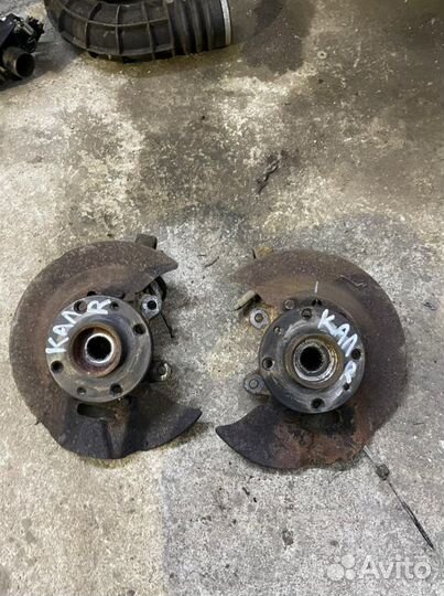 Кулак Лада Калина Гранта передний левый правый