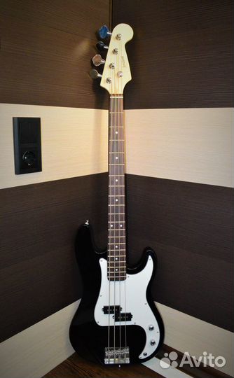 Бас-гитара (новая) + аксессуары
