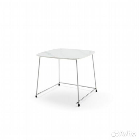 Стол на ножках из металла Malcolm