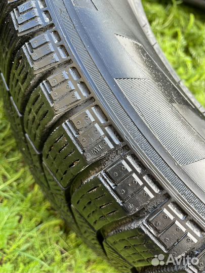 Pirelli Ice Zero FR 215/70 R16 100T