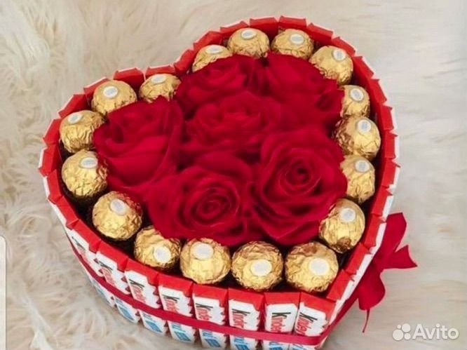 Подарок из киндеров