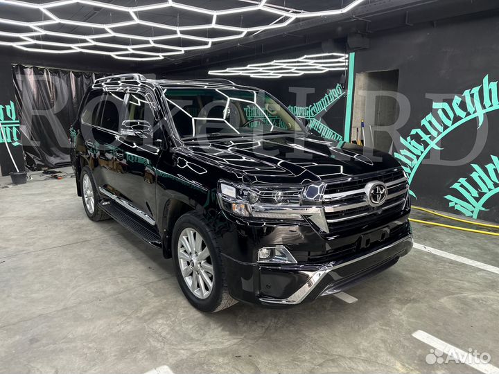 Обвес Toyota Land Cruiser 200 X5uT