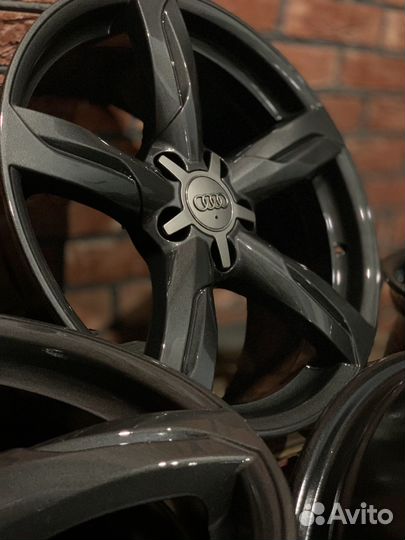 Литые диски Audi R18