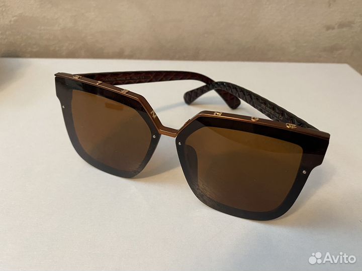 Солнцезащитные очки женские