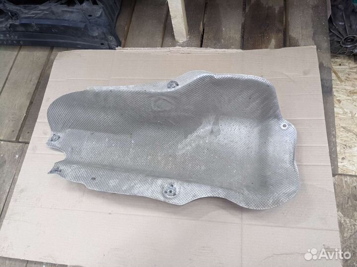 Тепловой экран глушителя задний VW Polo седан