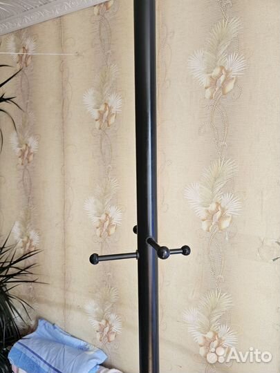 Вешалка для одежды напольная