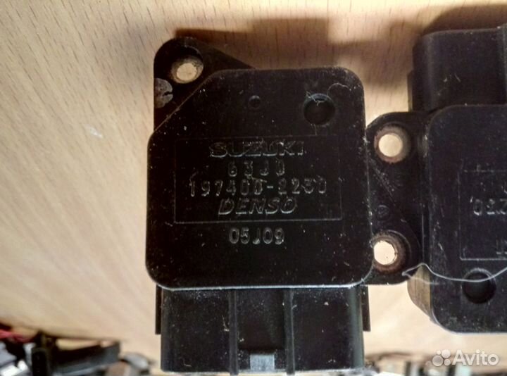 Расходомер Suzuki SX-4 Grand Vitara 3 13800-63J00