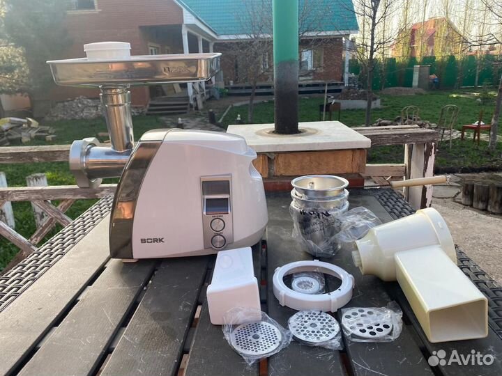 Мясорубка электрическая Bork M401