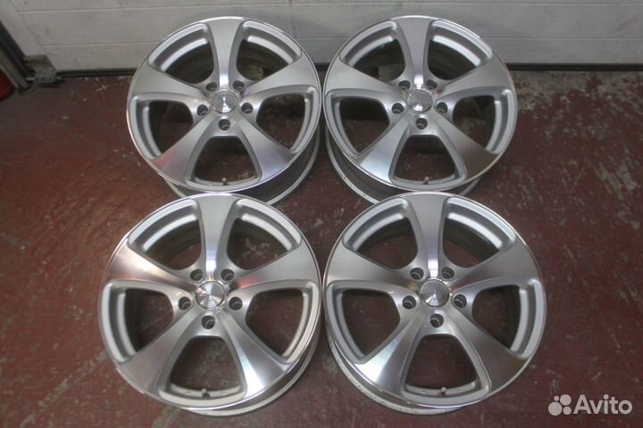 Диски R17 Weds Leonis Japan 5х114.3 7J