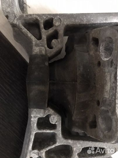 Продаю гидро опору двигателя