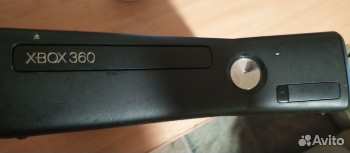 Xbox 360 прошитый freeboot + 2 геймпада и kinect