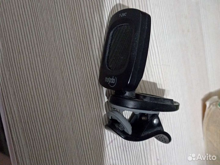 Тюнер для гитары