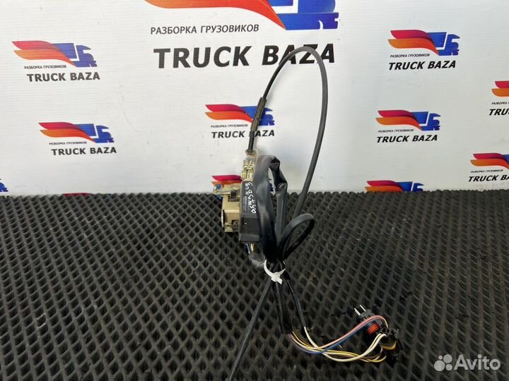 Замок правой двери